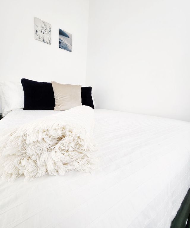 Property photo 2 of 26 Bright, Minimalist Double Bedroom With Crisp White...