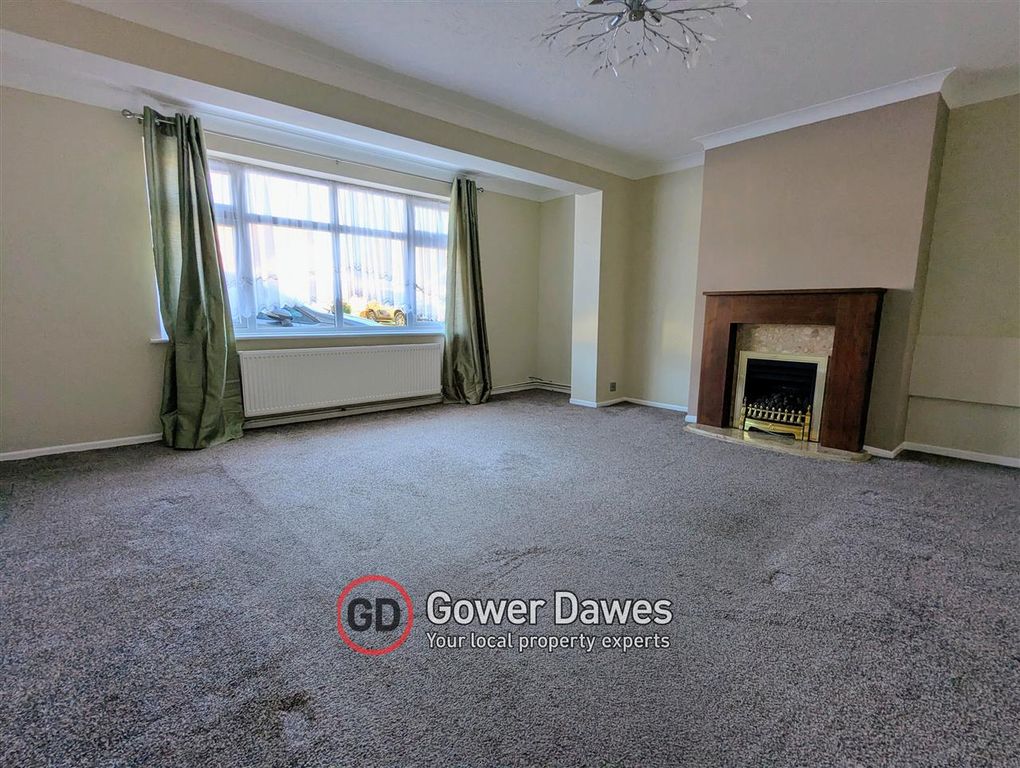 Property photo 2 of 11 Lounge