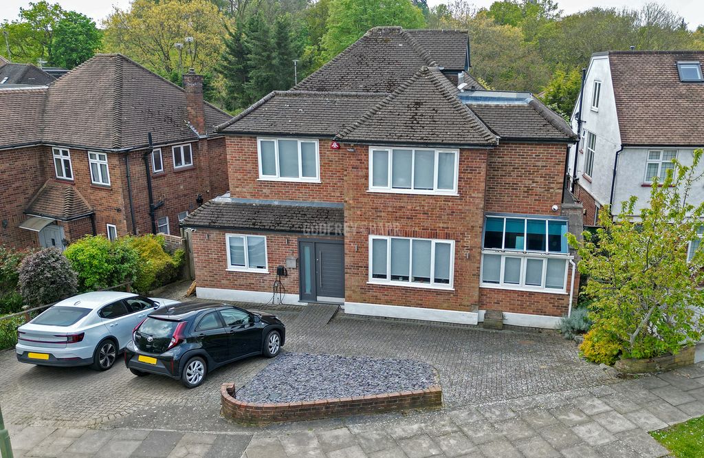 Property photo 1 of 21