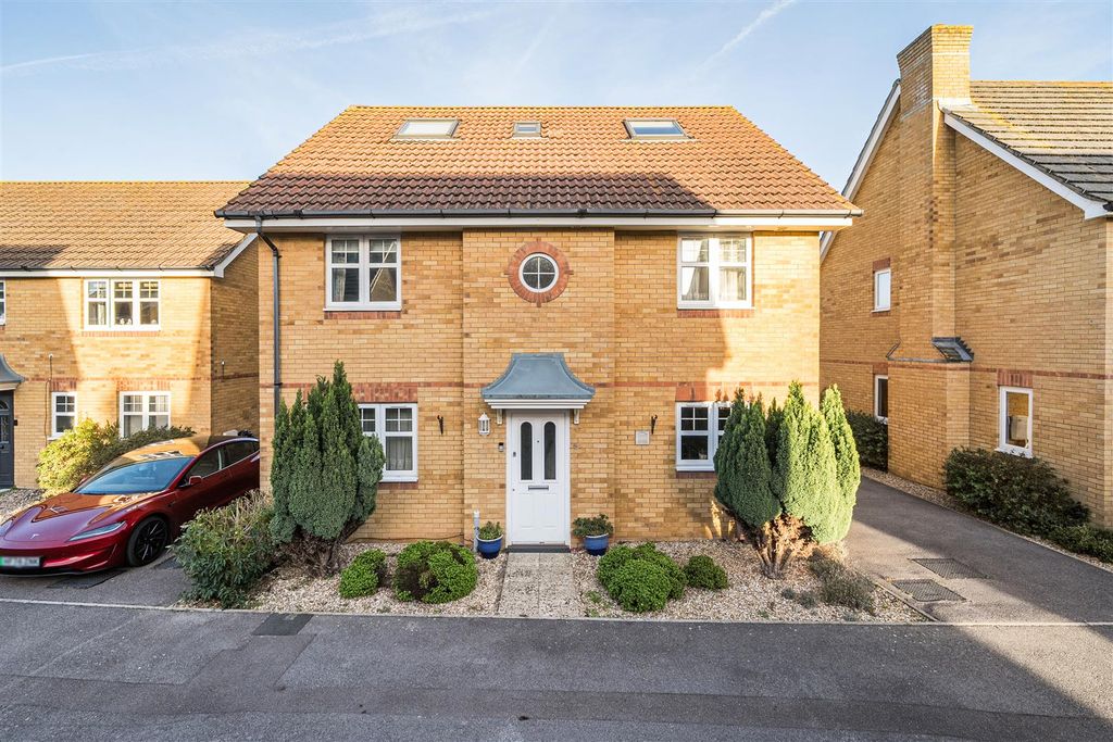 Property photo 1 of 19 Front