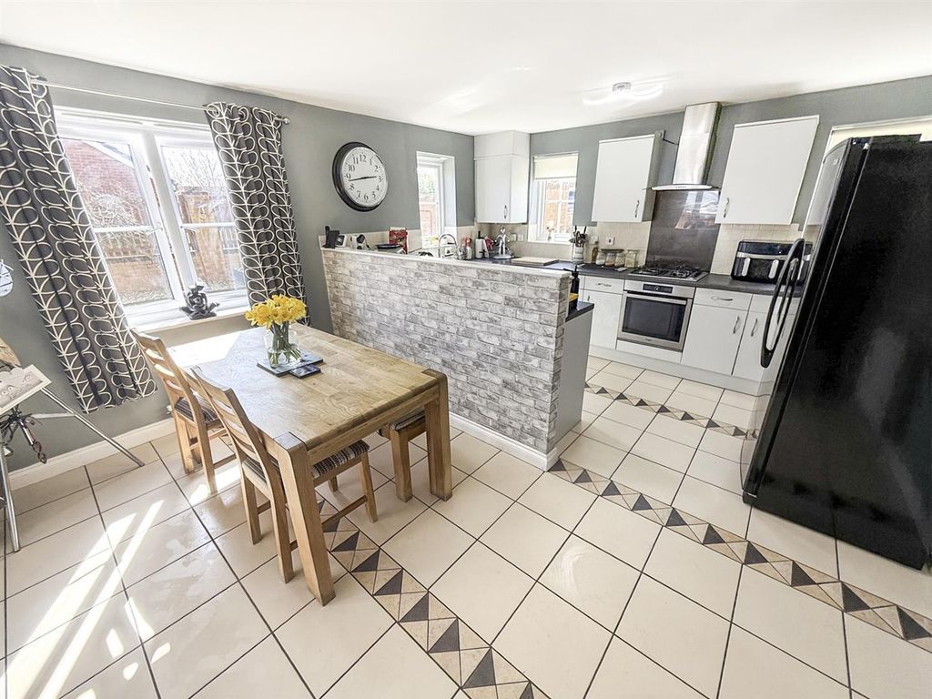 Property photo 3 of 22 Kitchen/Family Room