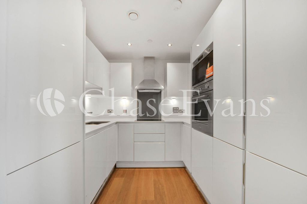 Property photo 2 of 21 Kitchen