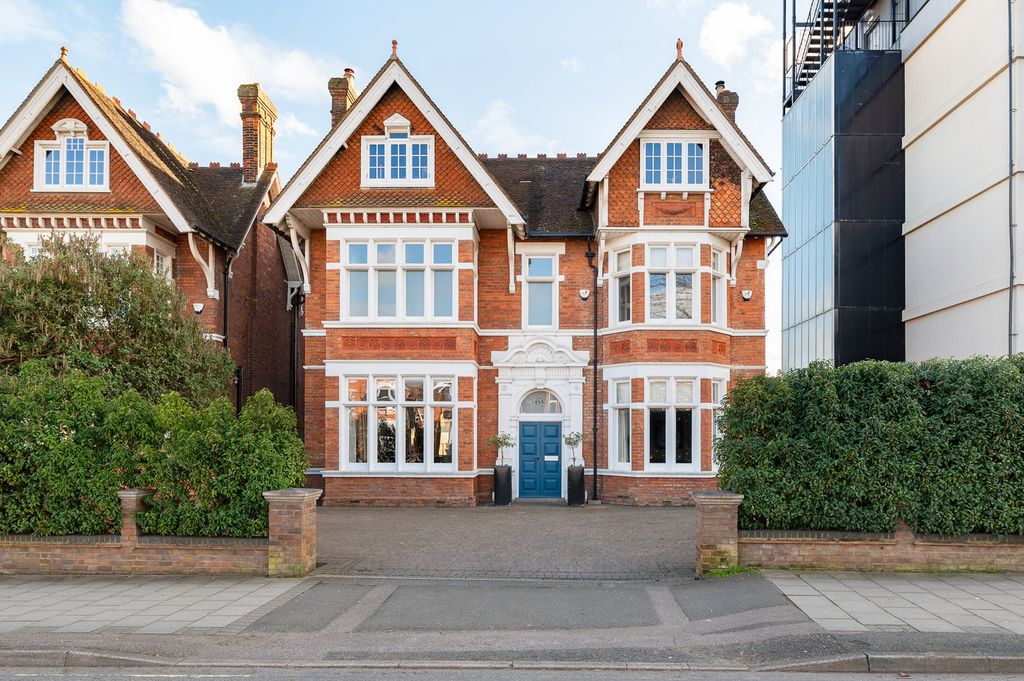 Property photo 1 of 30