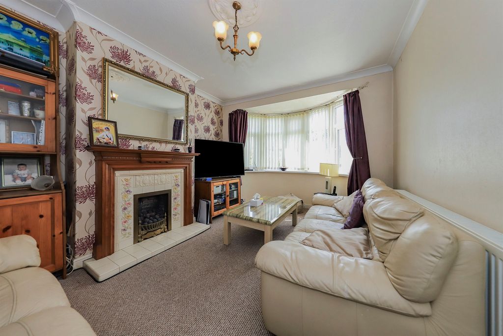 Property photo 3 of 17
