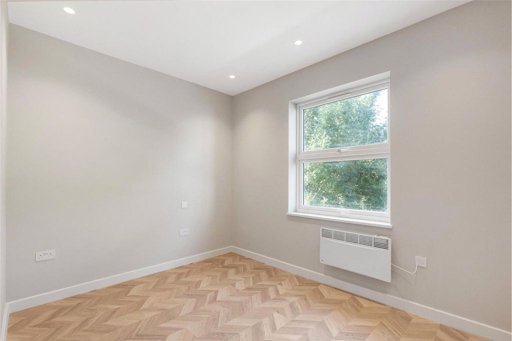 Property photo 2 of 10 Picture No. 01
