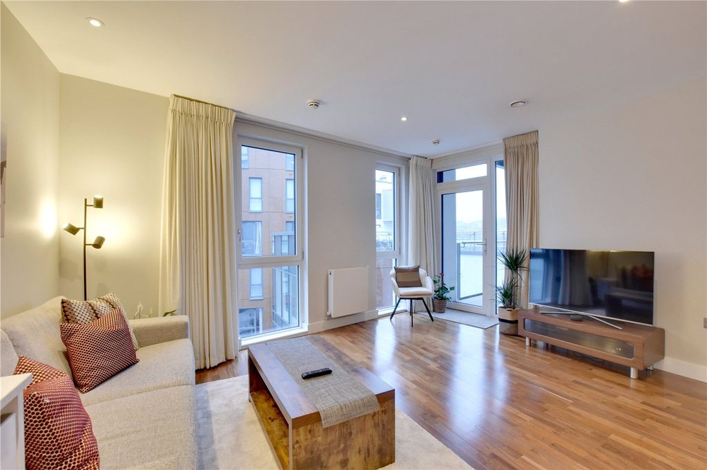 Property photo 3 of 21 Picture No. 09