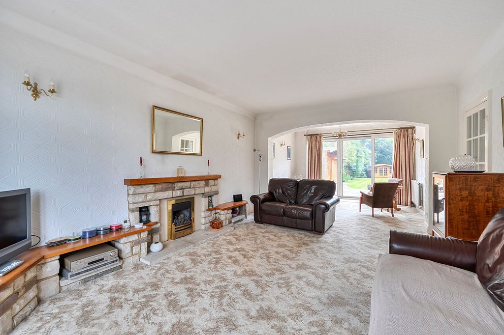 Property photo 2 of 29