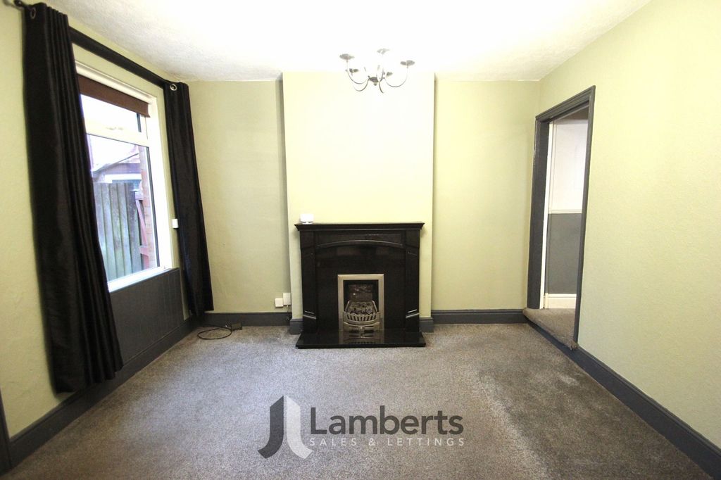 Property photo 3 of 19 Dining Room