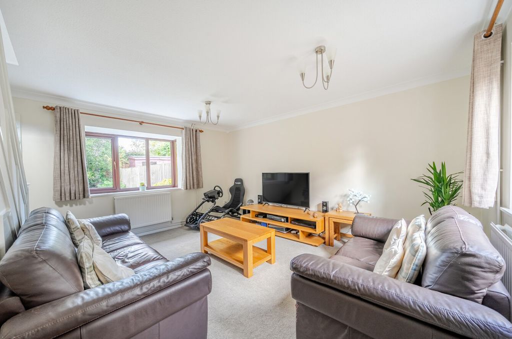 Property photo 3 of 14 Sitting Room