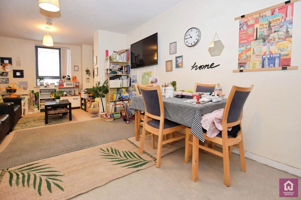 Property photo 2 of 15 Pbox-Img.Jpg