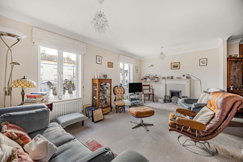 Property photo 3 of 21 Picture No. 22