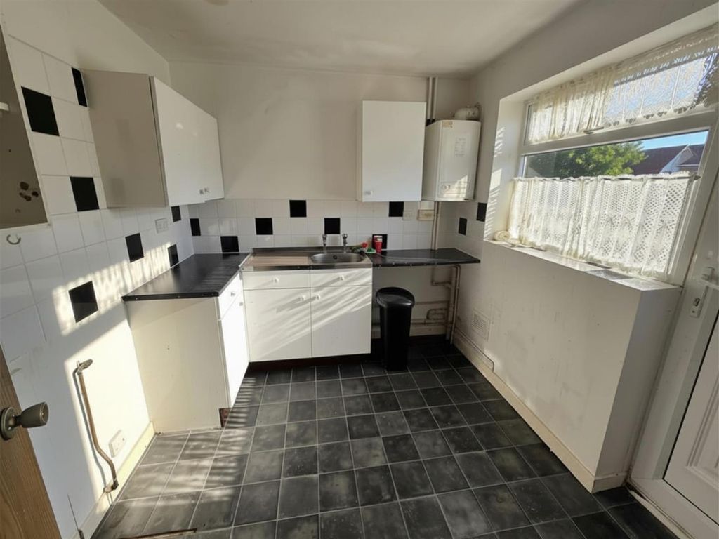 Property photo 3 of 9 Hill View - Kitchen.Jpg
