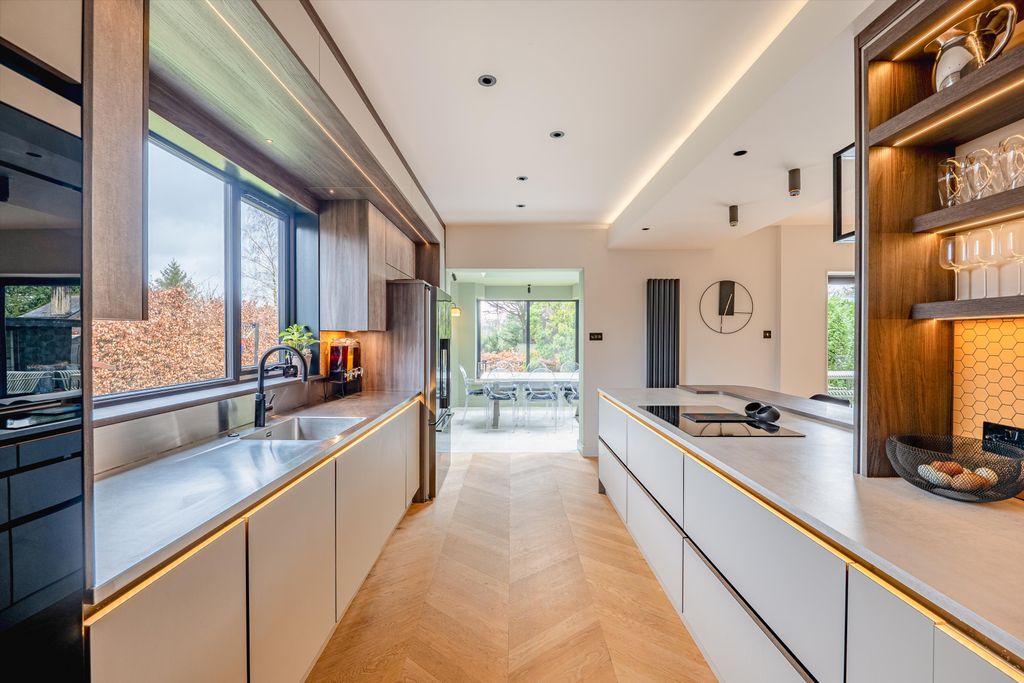 Property photo 2 of 24 Image