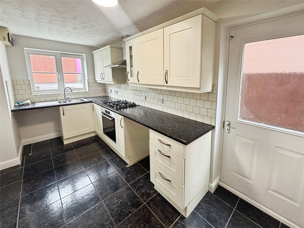 Property photo 2 of 14 Kitchen
