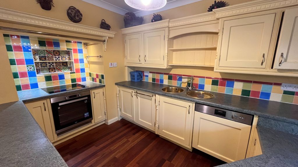 Property photo 3 of 42