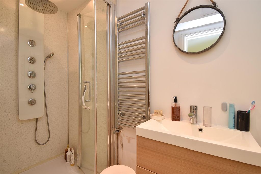 Additional image 12 of 2 bed flat for saleRock-A-Nore Road, Hastings TN34
