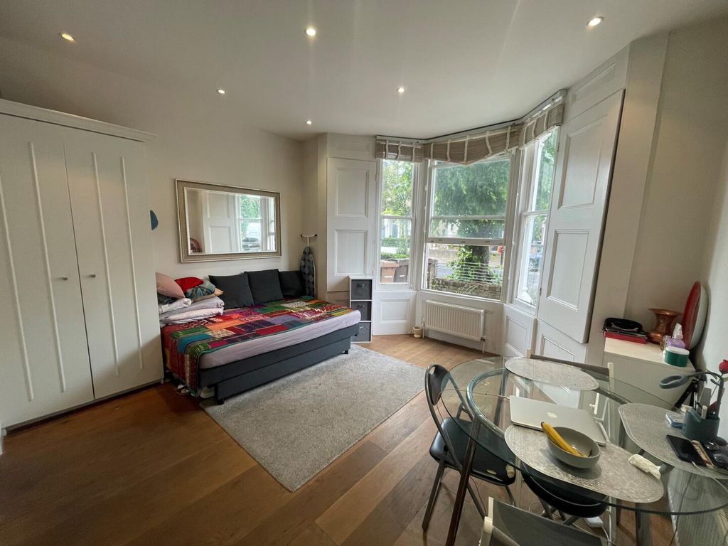 Property photo 1 of 5 Bedroom