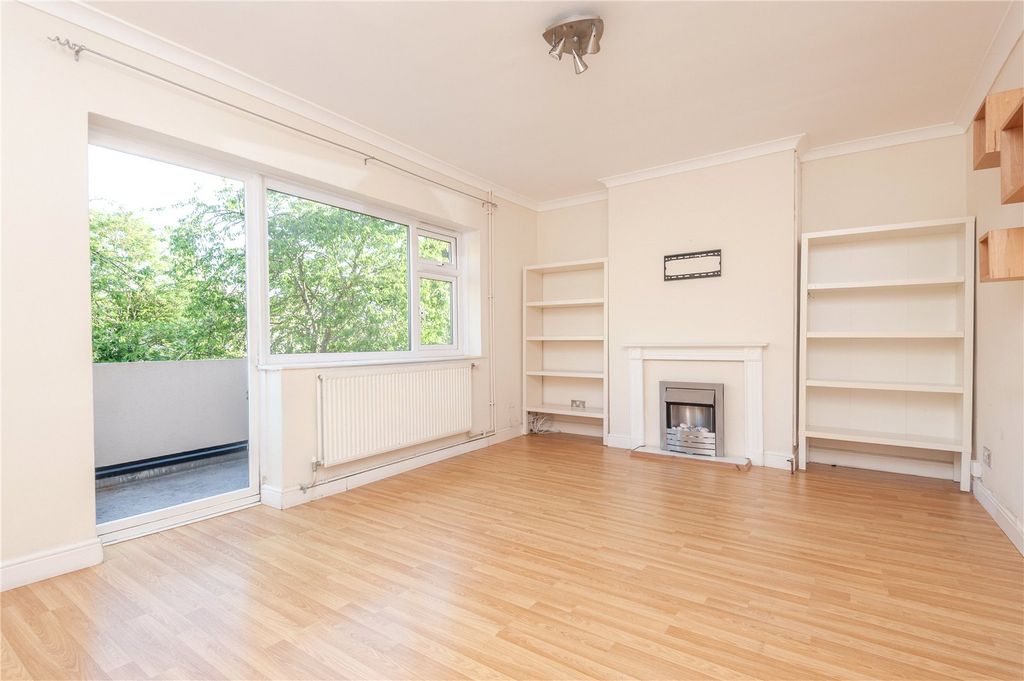 Property photo 2 of 15 Picture No. 31