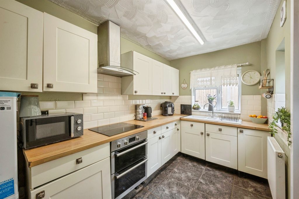 Property photo 2 of 15