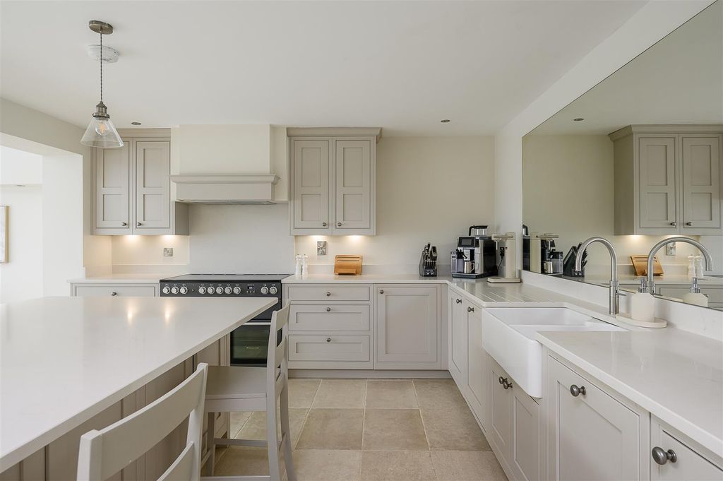 Property photo 2 of 26 Kitchen Diner