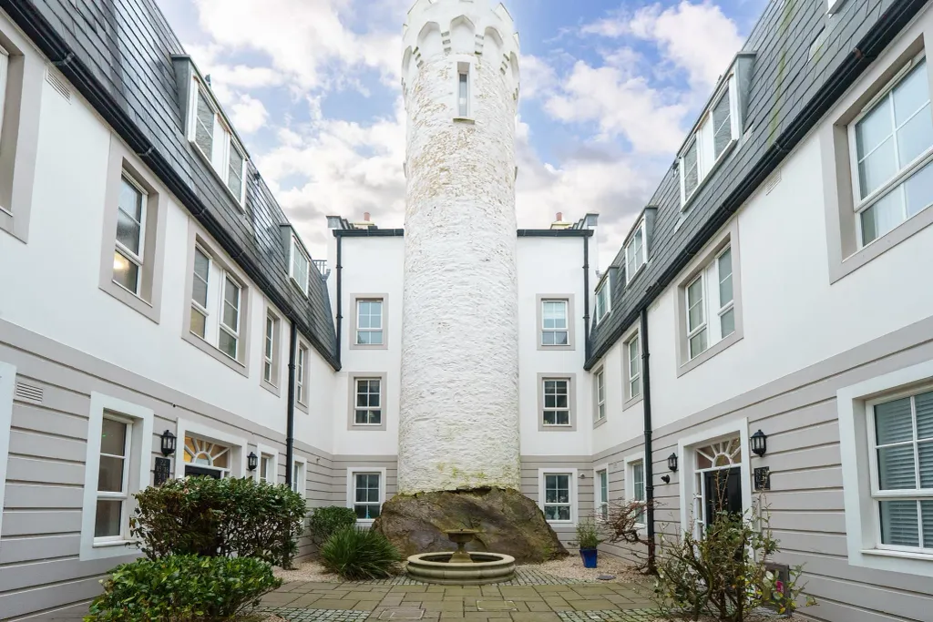 Property photo 3 of 21