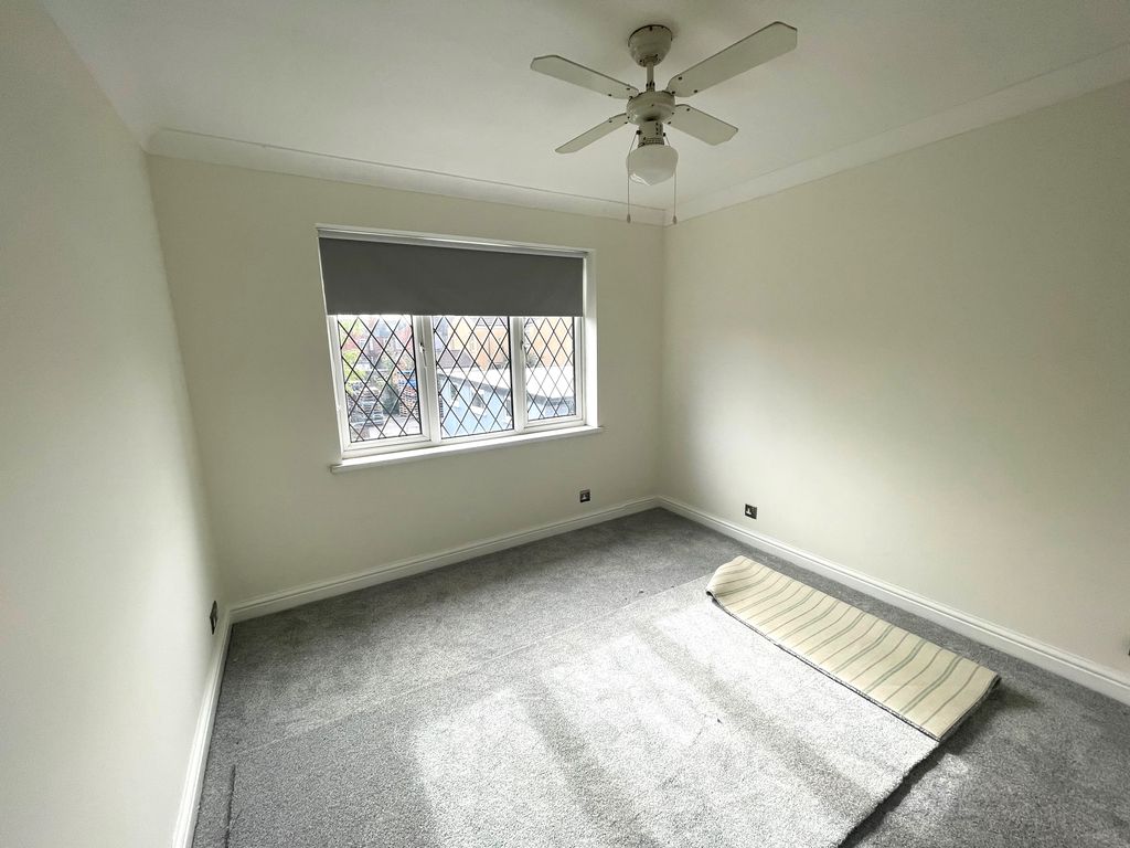 Property photo 3 of 5 Bedroom