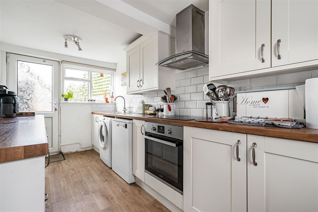 Property photo 3 of 18 14_81088.Jpg