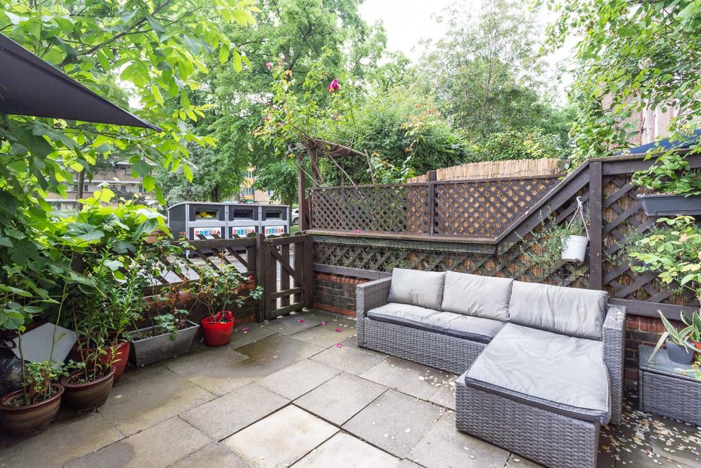 Property photo 2 of 13 Patio Garden