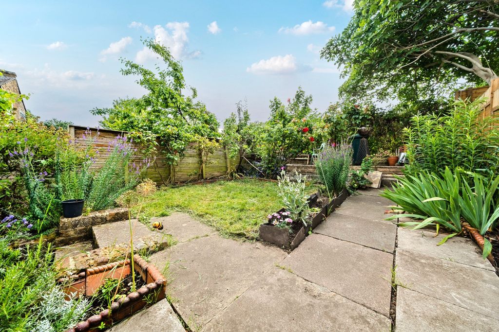 Property photo 2 of 16 4185284