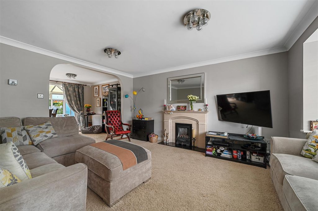 Property photo 2 of 16 Living Room