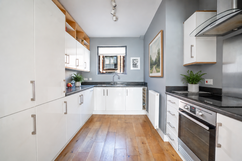 Property photo 2 of 19 Kitchen
