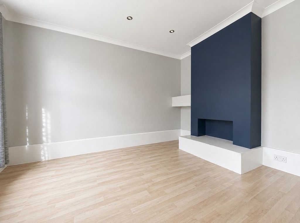 Property photo 2 of 9 Photo 8