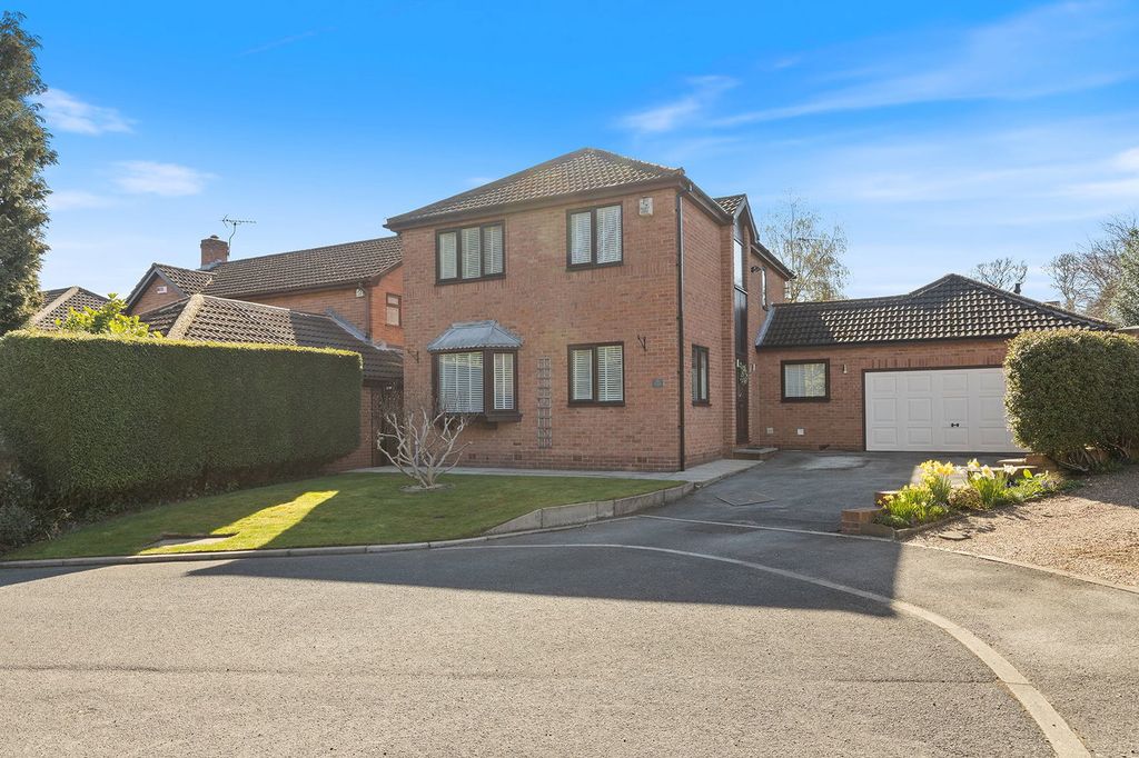 Property photo 2 of 32