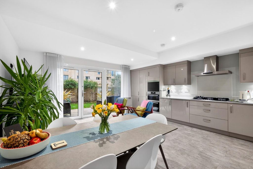 Property photo 2 of 20 Pnmb1202.Jpg