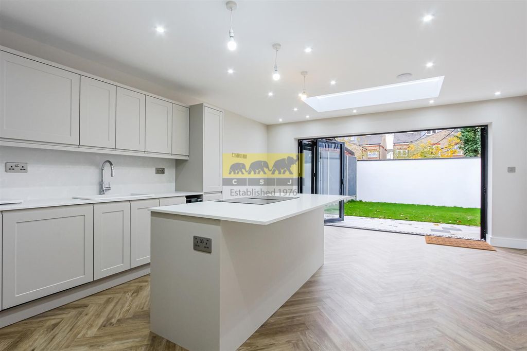 Property photo 2 of 19 Img_8516.Jpg