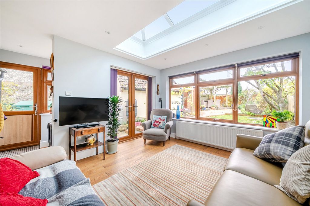 Property photo 2 of 23 Picture No. 63