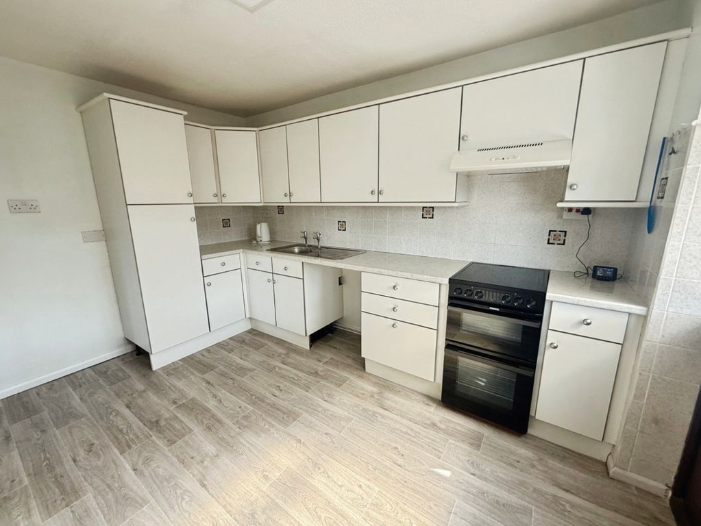 Property photo 2 of 14 5163512