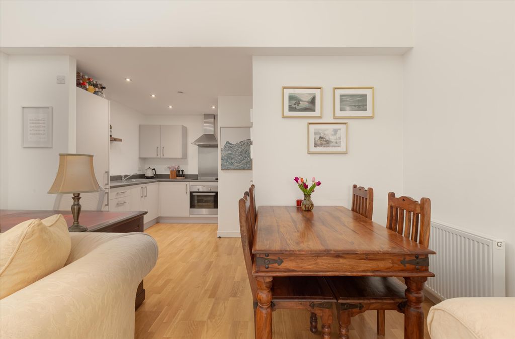 Property photo 3 of 11 Image