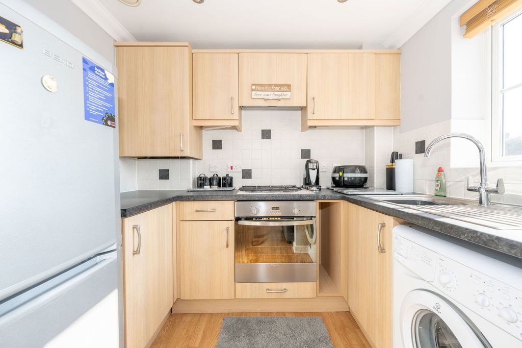 Property photo 2 of 12