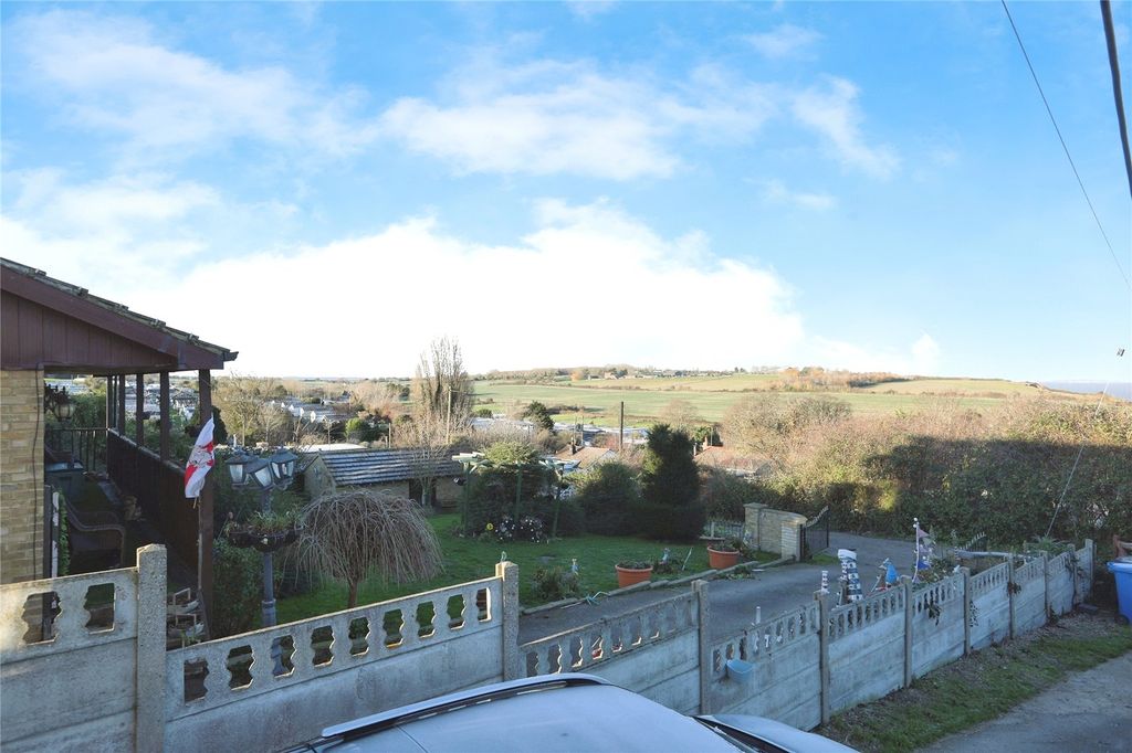 Property photo 2 of 17 Picture No. 09