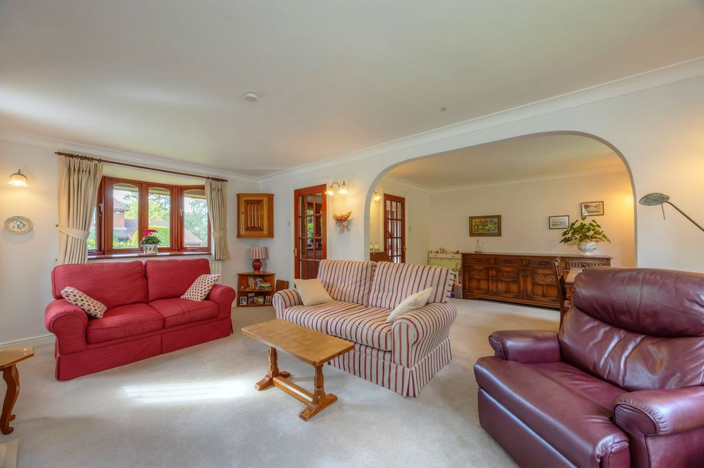 Property photo 2 of 30