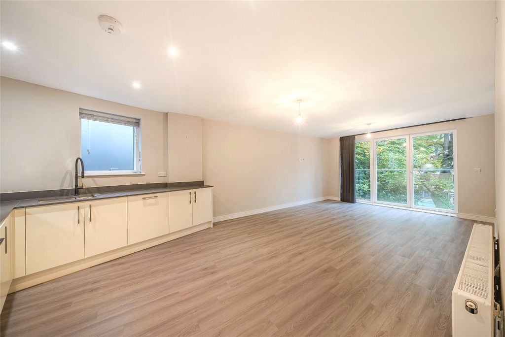 Property photo 2 of 11 Picture No. 03