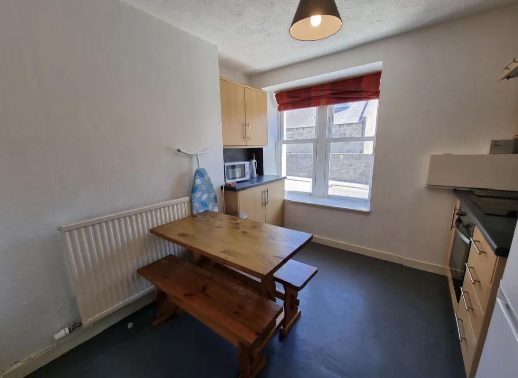 Property photo 1 of 7 Kitchen Alternative View