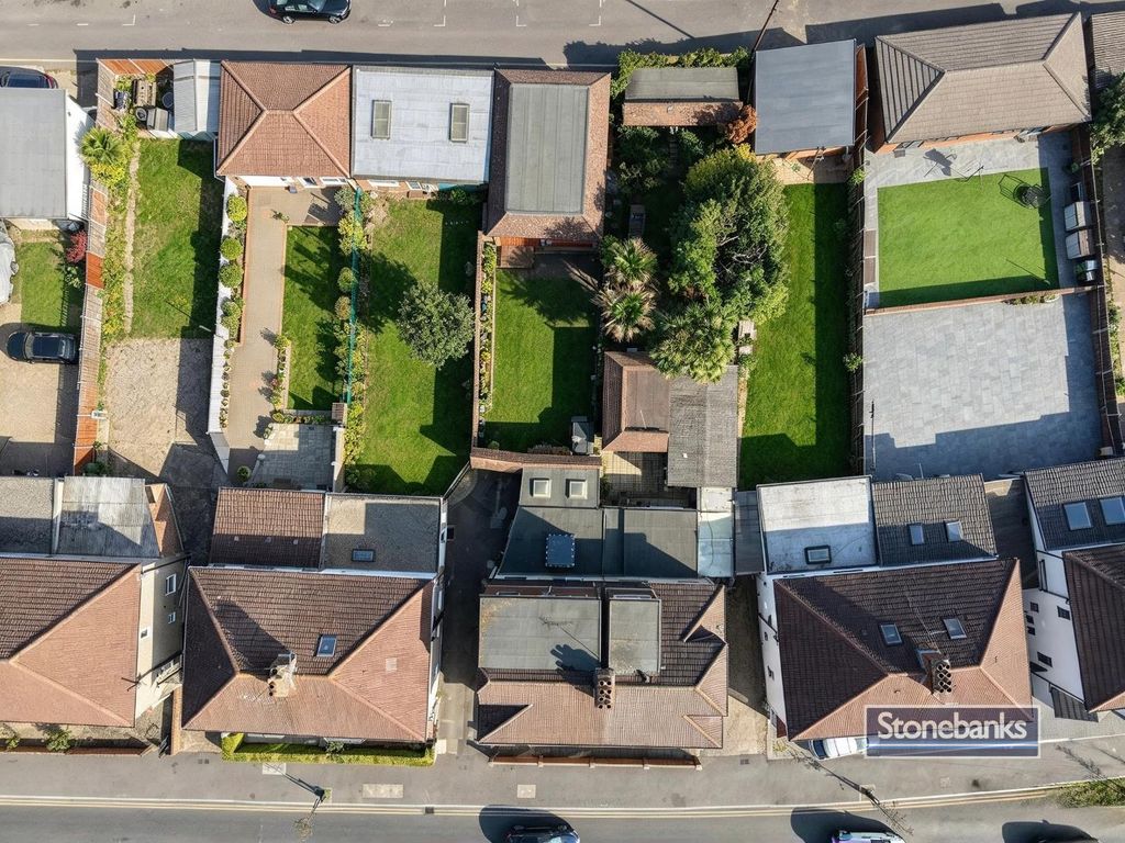Property photo 1 of 28 19.Png
