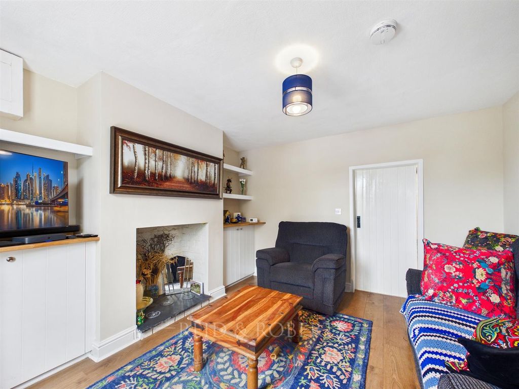 Property photo 3 of 20 Cam05148G0-Pr0151-Still023.Jpg