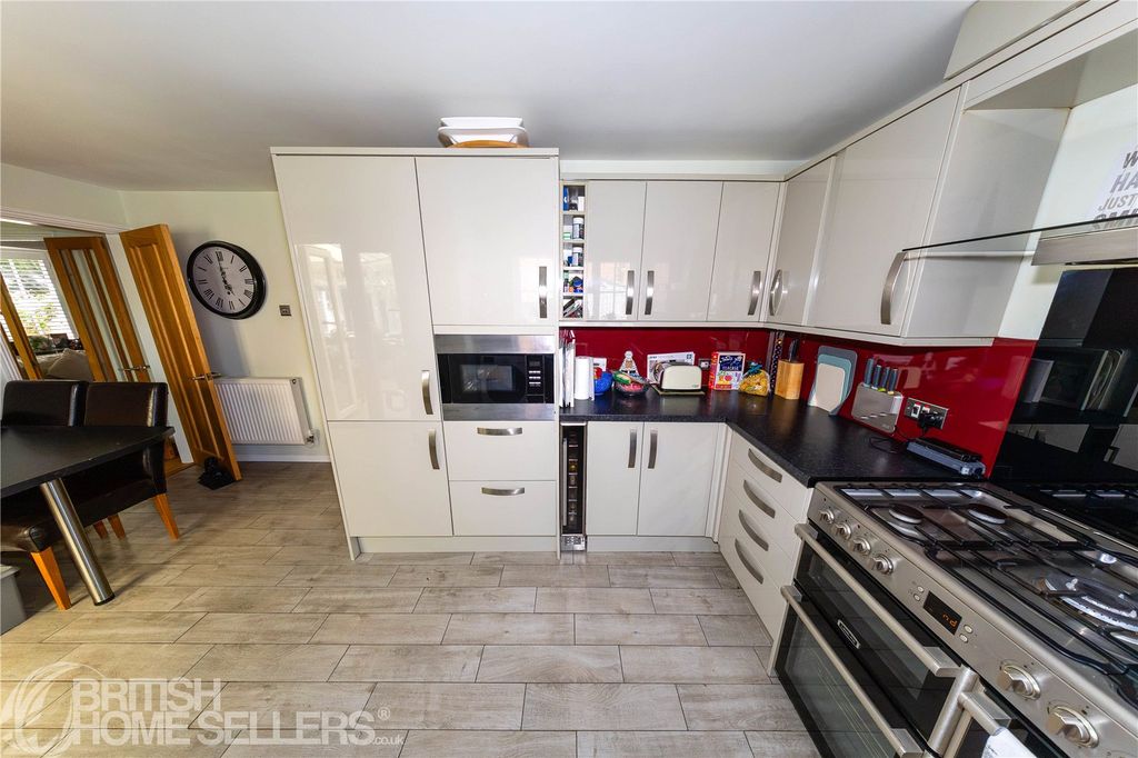 Property photo 3 of 28 Picture No. 22
