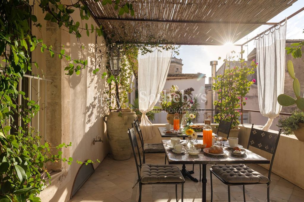 Property photo 3 of 34