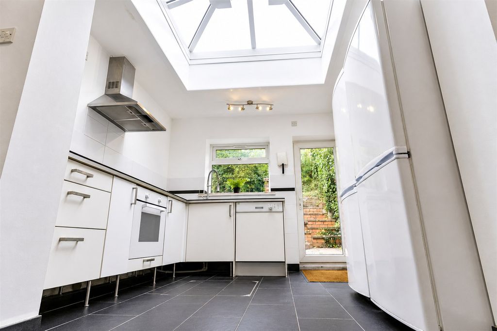 Property photo 3 of 13 Approach