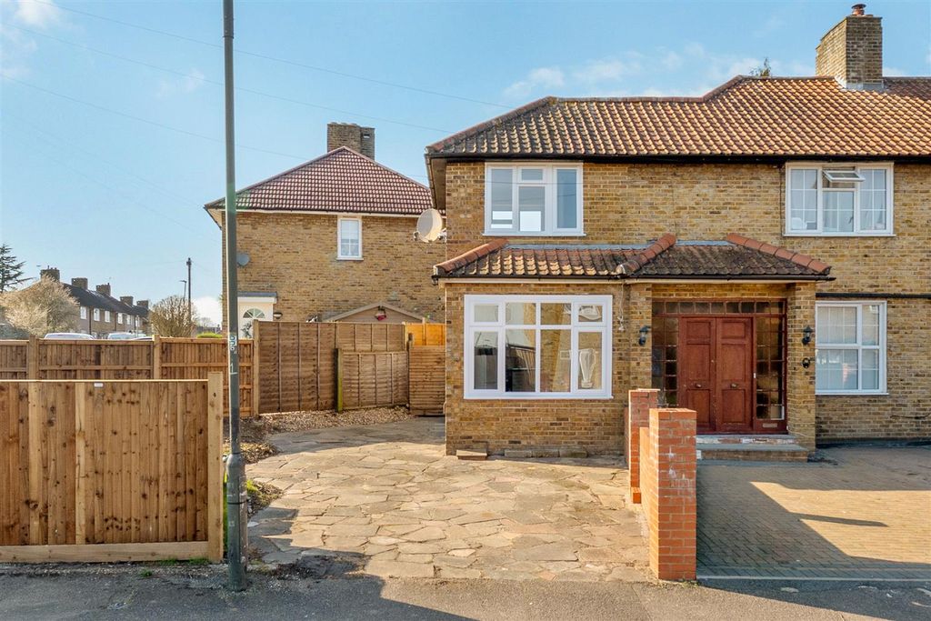 Property photo 1 of 12 Lessness Road