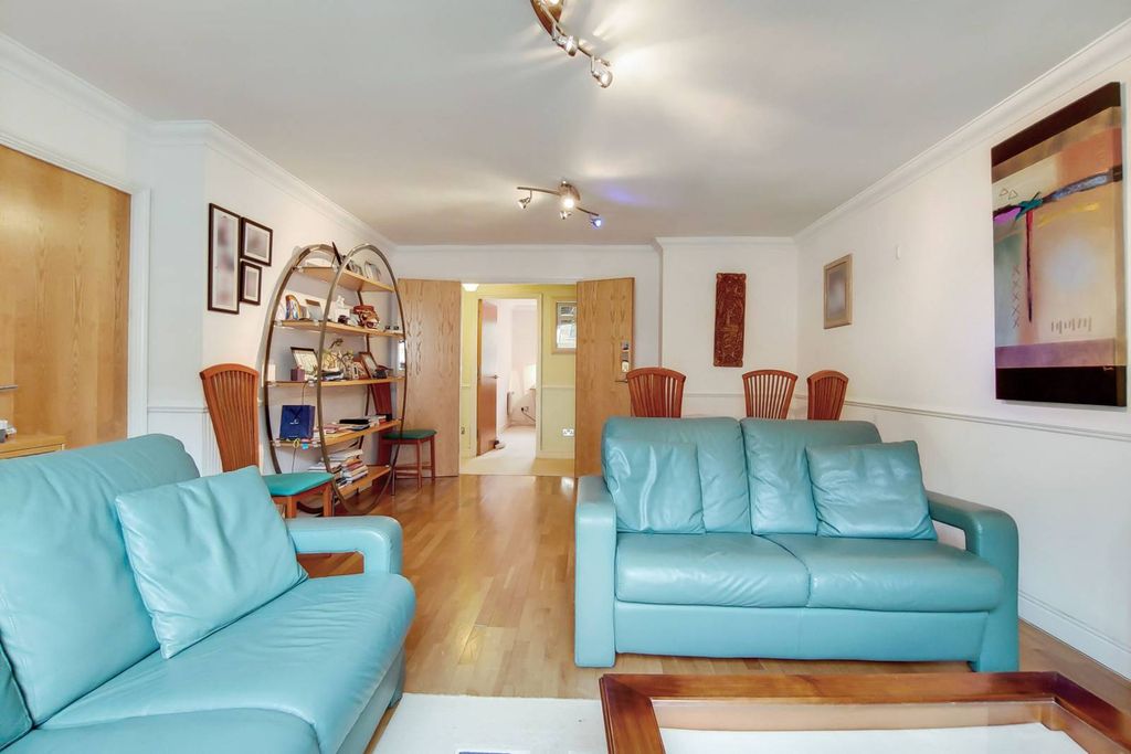 Property photo 3 of 12